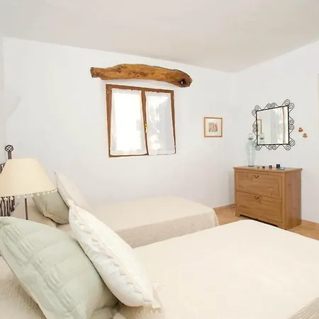 Sleeps 8 With Pool Air Con And Wifi Villa Pollenca