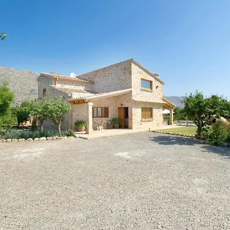 Sleeps 8 With Pool Air Con And Wifi
