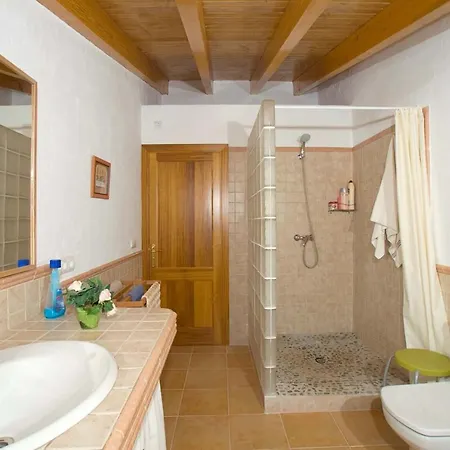 Sleeps 8 With Pool Air Con And Wifi Villa