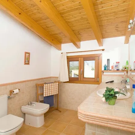 Sleeps 8 With Pool Air Con And Wifi Pollença