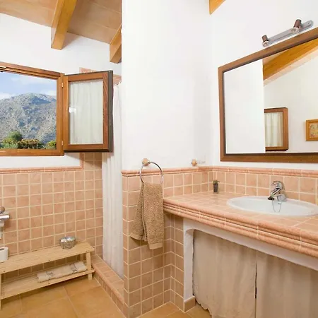 Villa Sleeps 8 With Pool Air Con And Wifi
