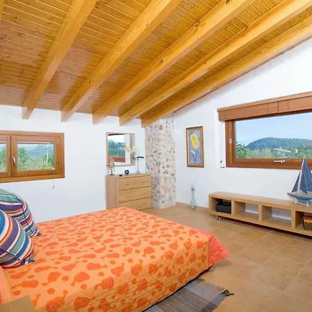 Sleeps 8 With Pool Air Con And Wifi Villa Pollença